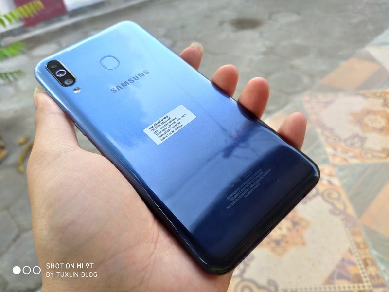 Nyobain Samsung Galaxy M30, Layar Kinclong, Baterai Jumbo! 4
