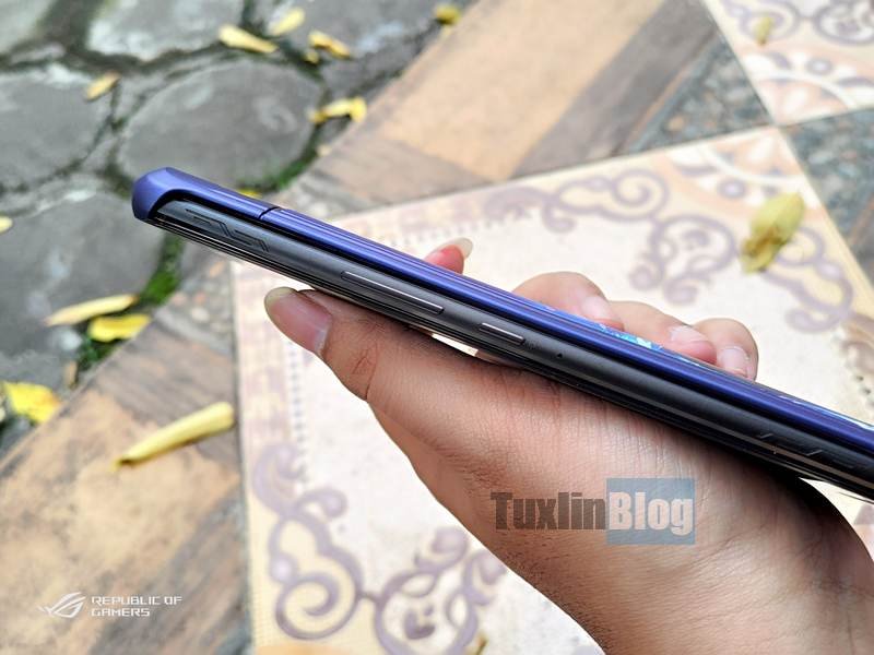 Nyobain Lighting Armor Case Buat Asus ROG Phone 2: Sumpah, Keren Banget! 9 Nyobain Lighting Armor Case Buat Asus ROG Phone 2: Sumpah, Keren Banget! 9