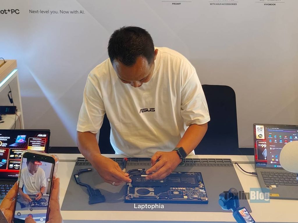 Banting dan Injak Laptop di Asus Media Gathering Yogyakarta 2026 12